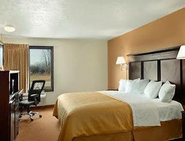 Howard Johnson By Wyndham Appleton Esterno foto