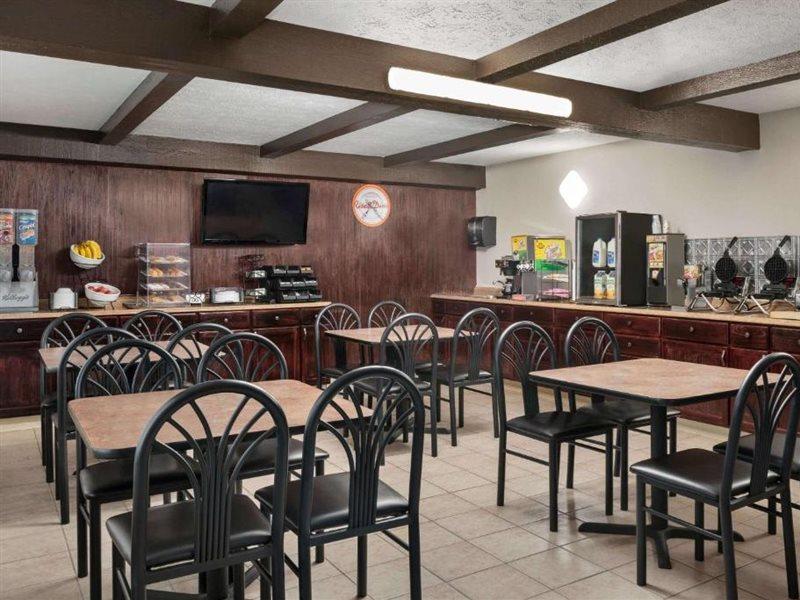 Howard Johnson By Wyndham Appleton Esterno foto