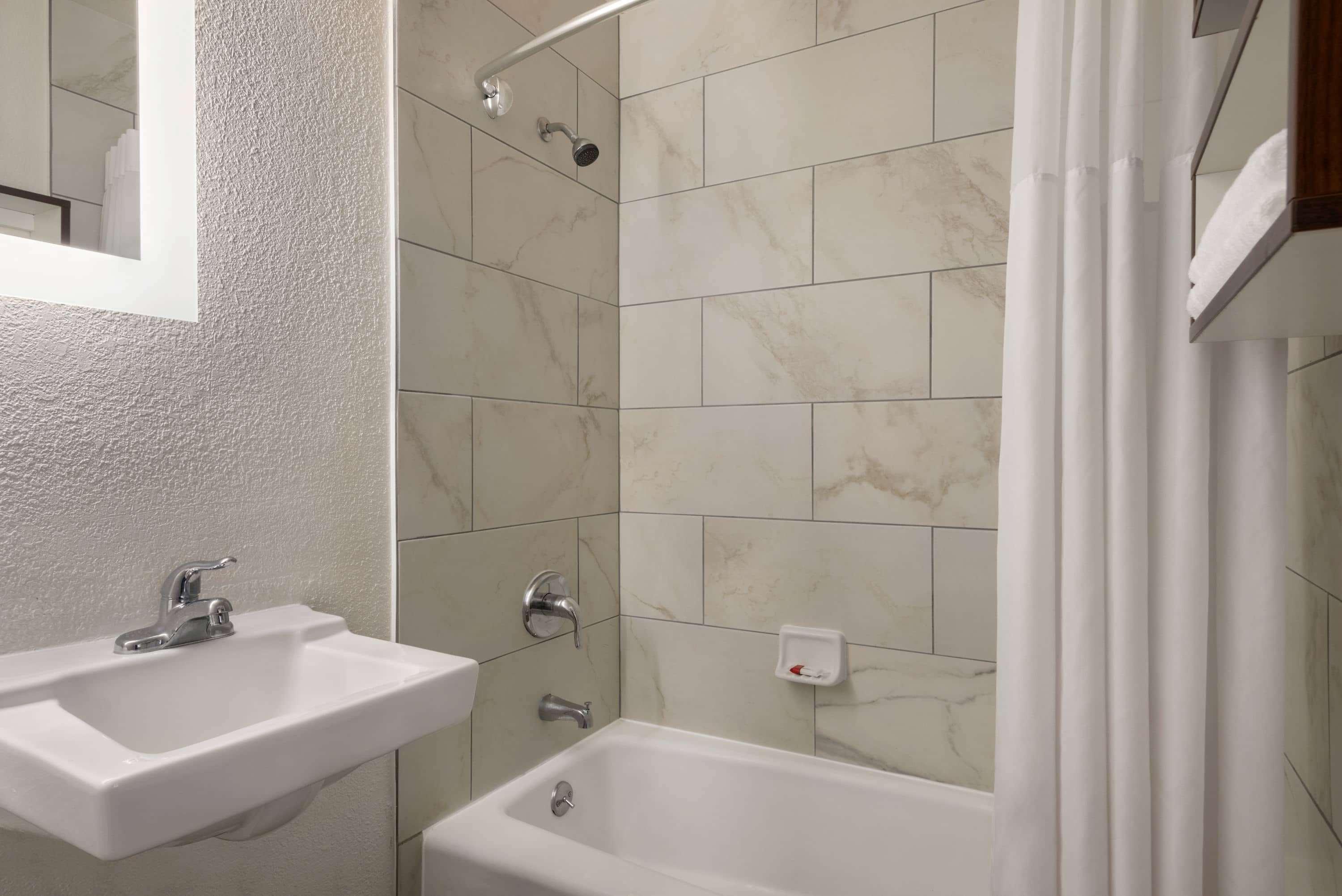Howard Johnson By Wyndham Appleton Esterno foto